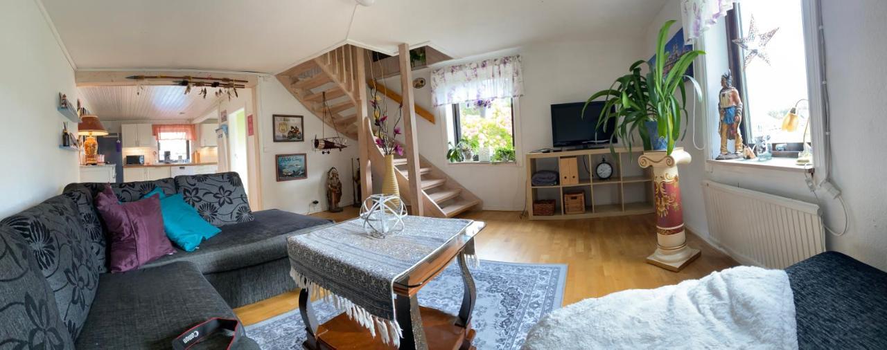 AirbnbEkåsberg Olofstorp Eksteriør billede